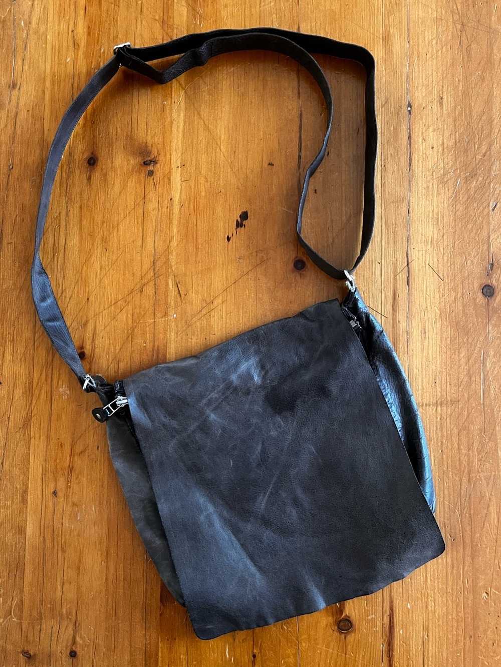 Roots Canada Vintage Full Leather Explorer Messenger Crossbody Bag Dark Brown